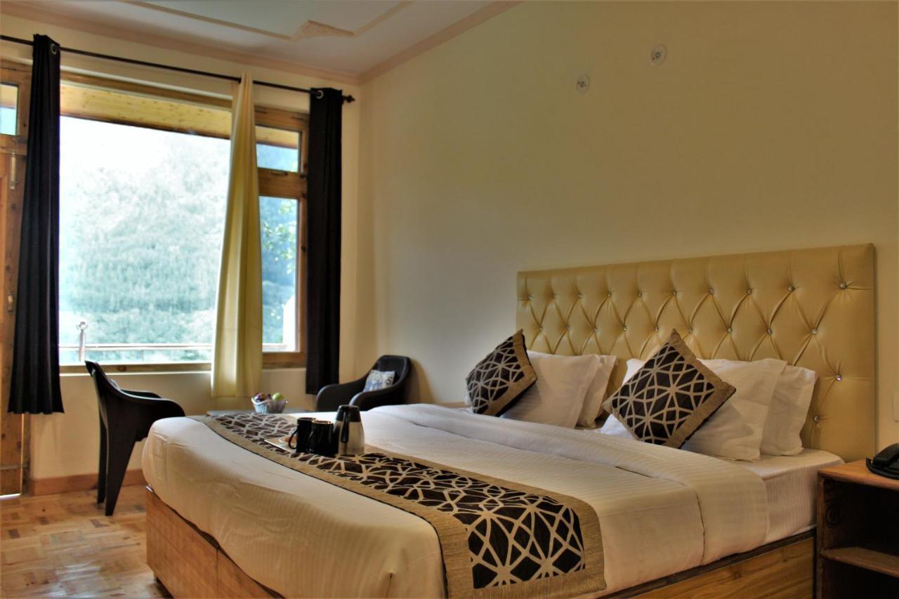 Nirvana Hills 3*