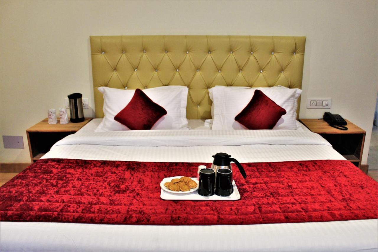 Hotel Nirvana Hills 3*